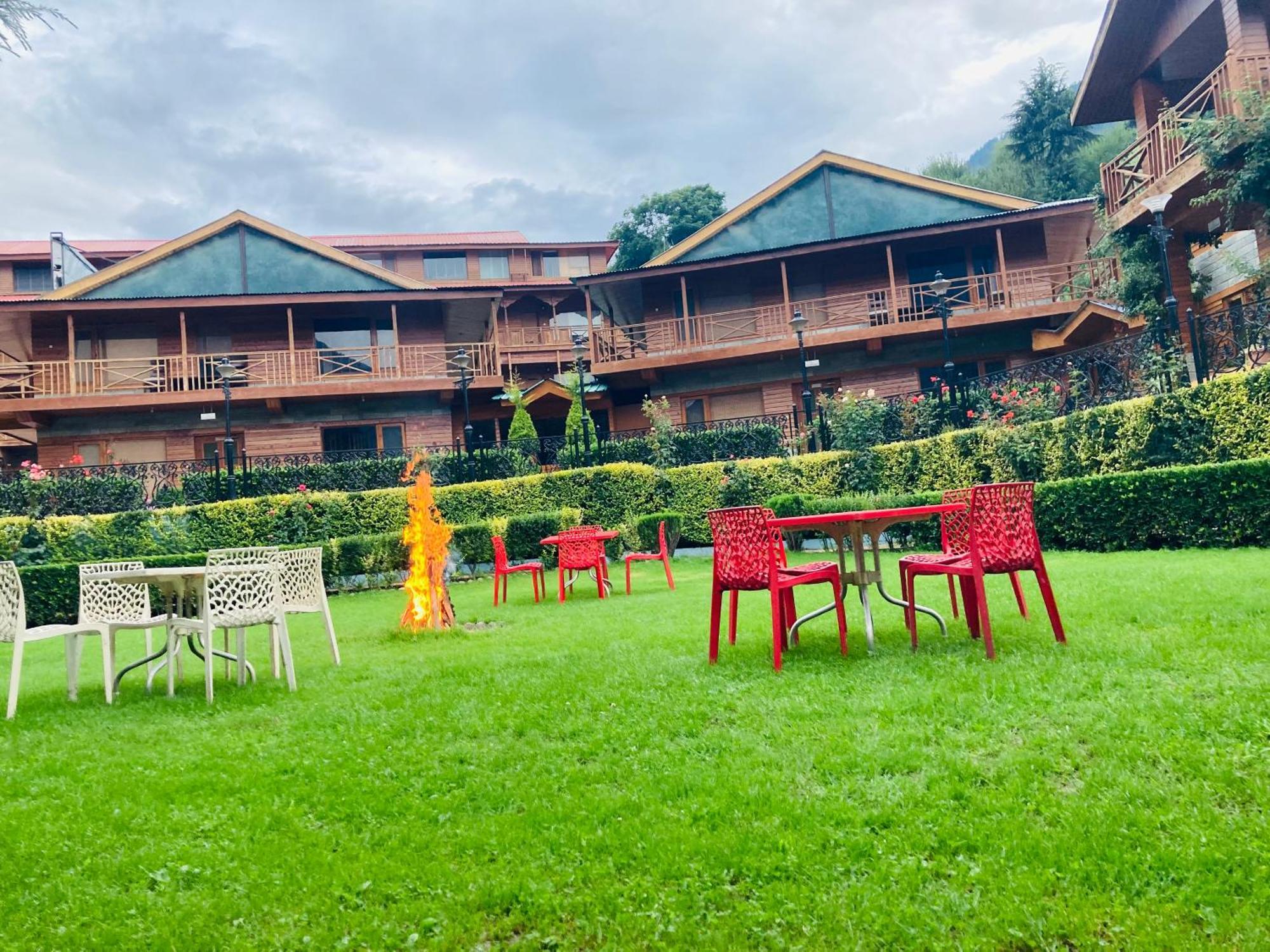 Hotel The North Wind In City Center, Manali 외부 사진