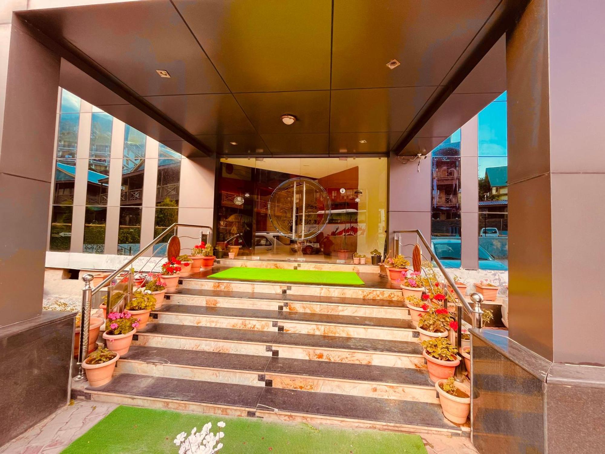 Hotel The North Wind In City Center, Manali 외부 사진