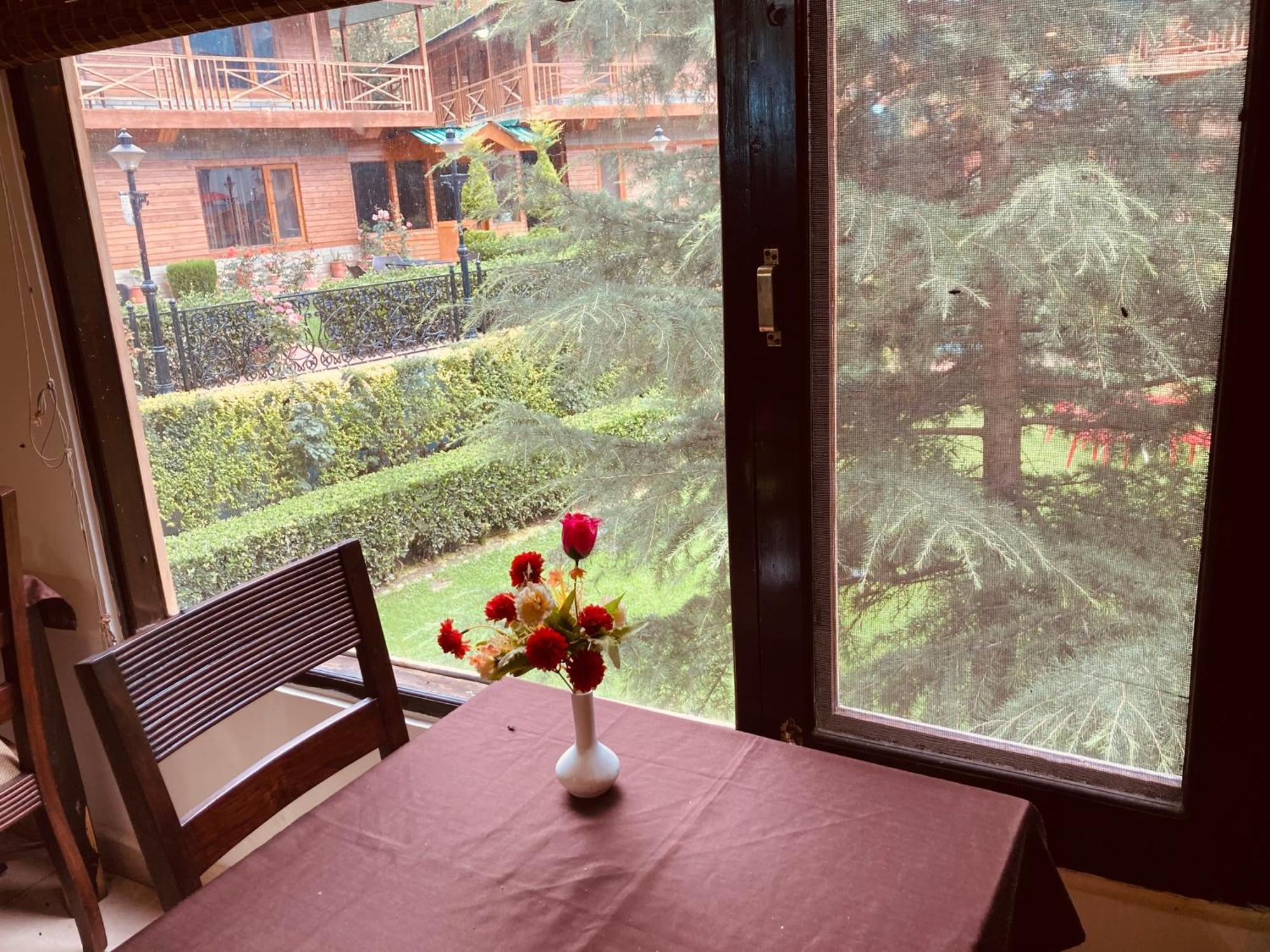 Hotel The North Wind In City Center, Manali 외부 사진